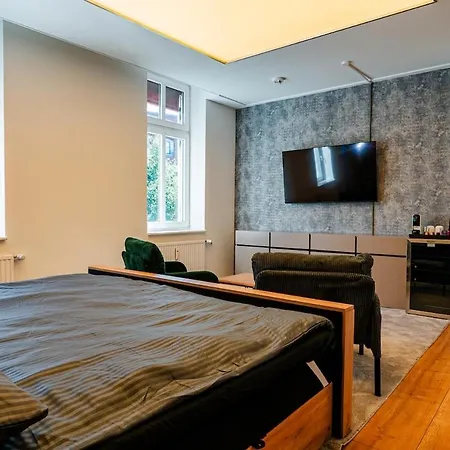 Apartment In Lebendiger Lage No 4