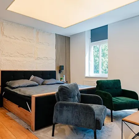 Apartment In Lebendiger Lage No 4